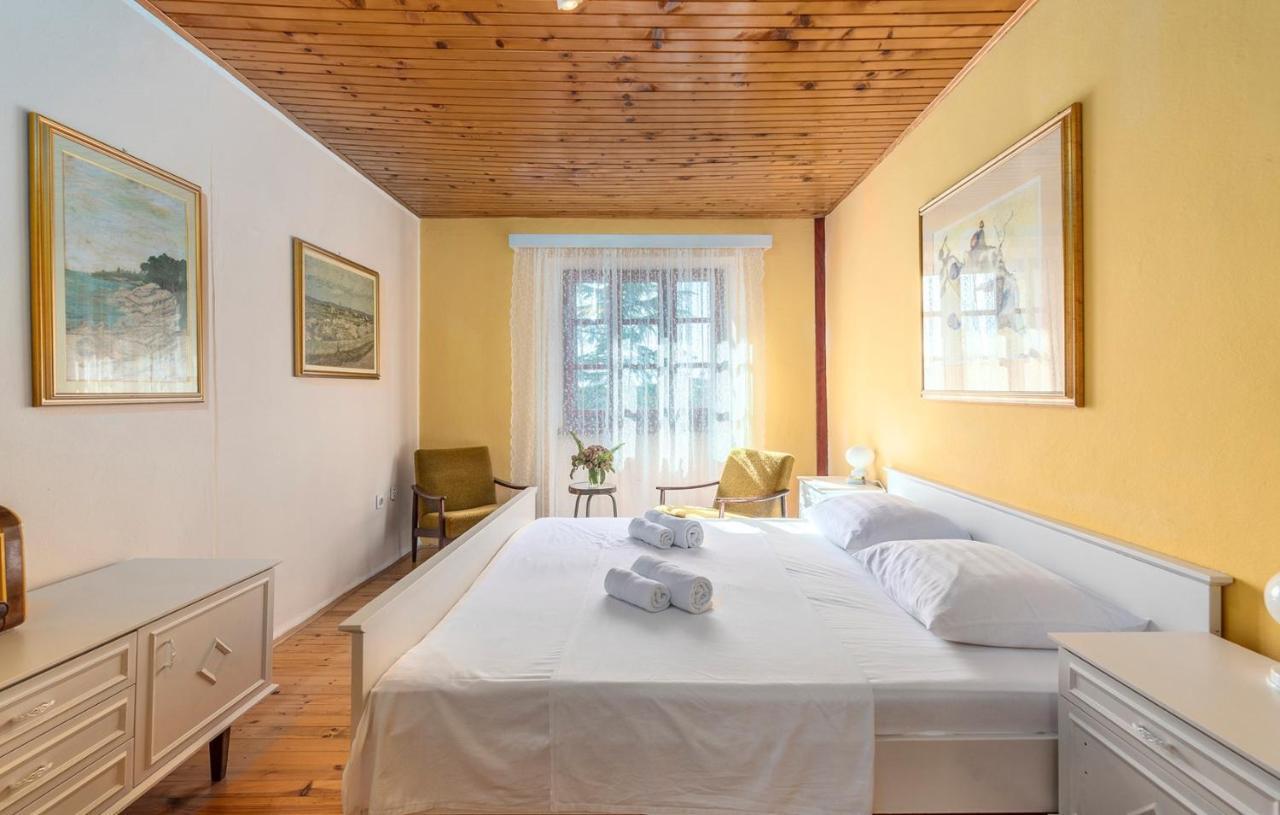 Hotel House Peresiji Pokoj fotografie